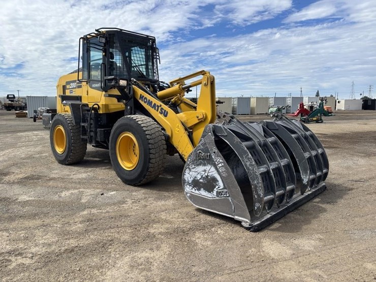 2019-komatsu-wa200-8-image-2