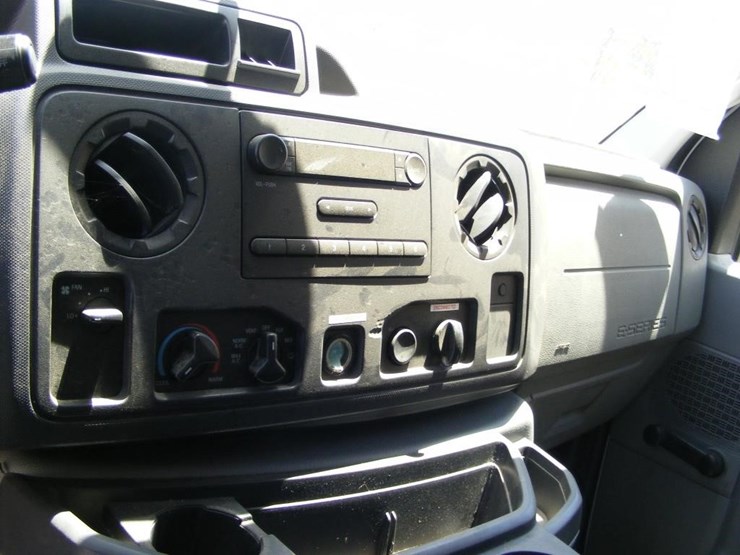 2010-ford-e250-image-9