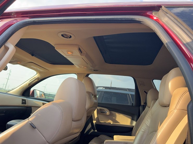 2010-chevrolet-traverse-image-41