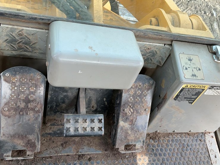 2005-deere-655c-image-25