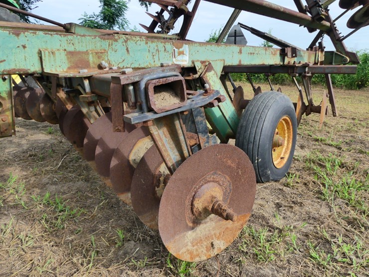 john-deere-235-image-6