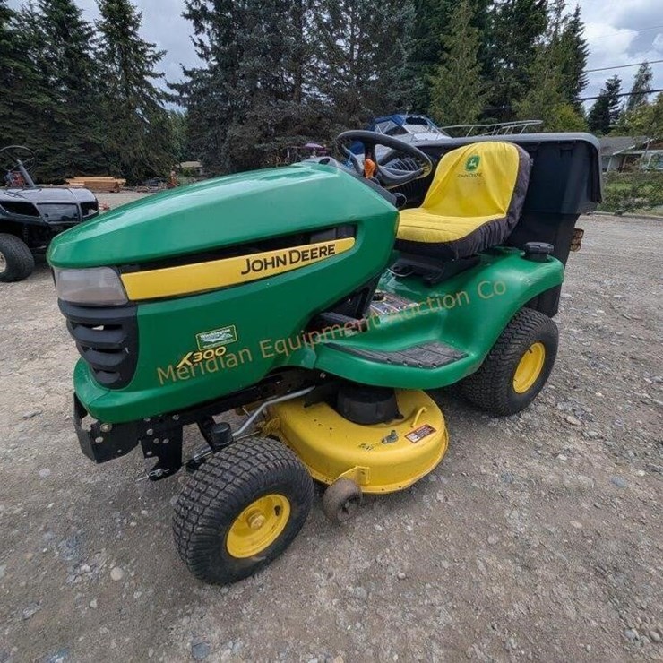 JOHN DEERE X300