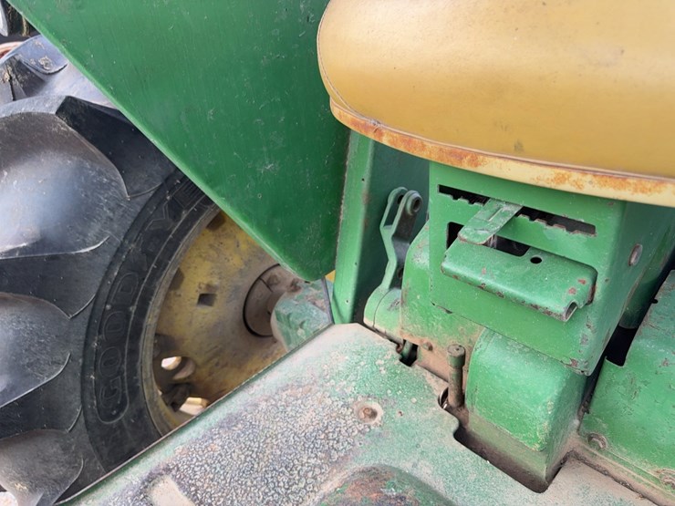 john-deere-4020-image-51