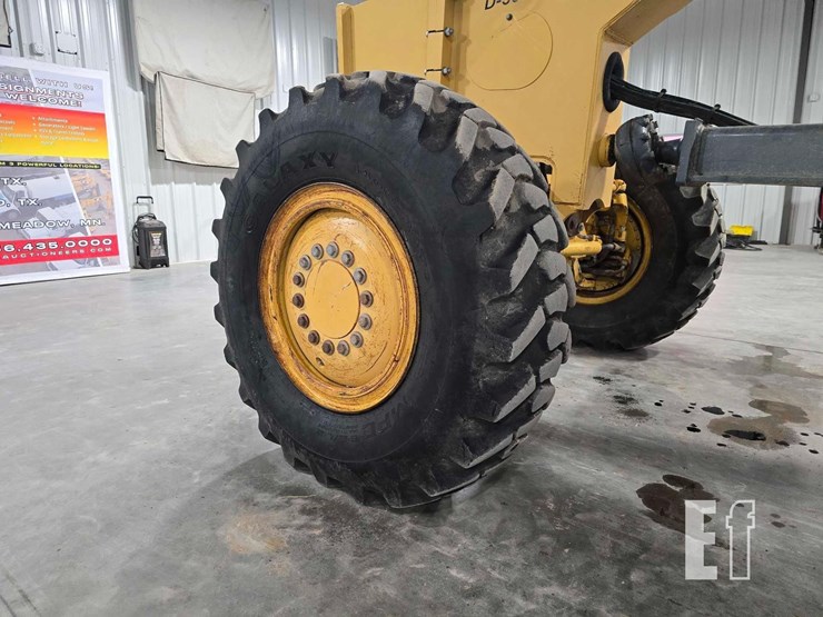 2011-deere-672g-image-29