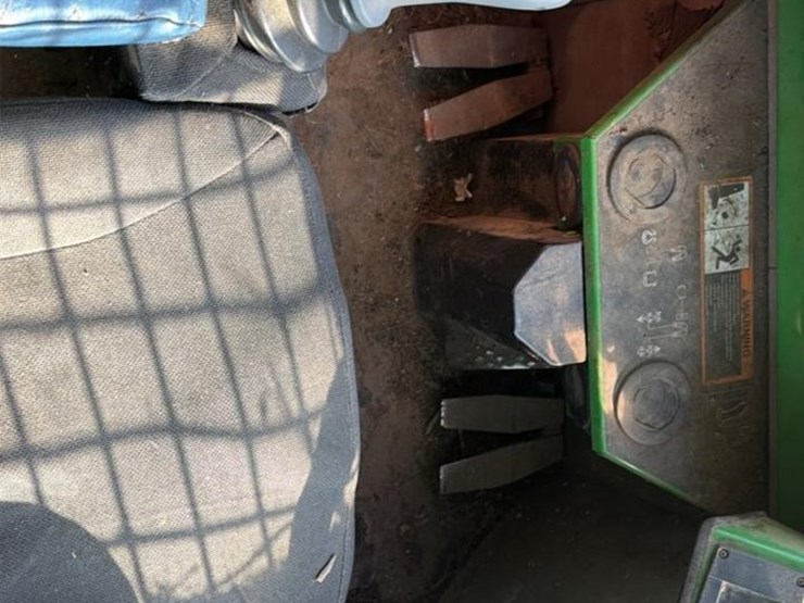 2012-deere-843k-image-33