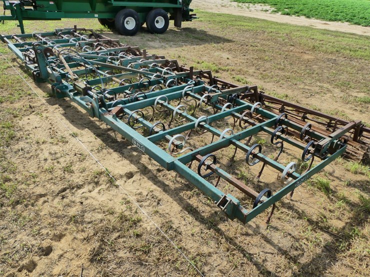 kmc-3pt-26'-hydraulic-fold-field-cultivator-image-3