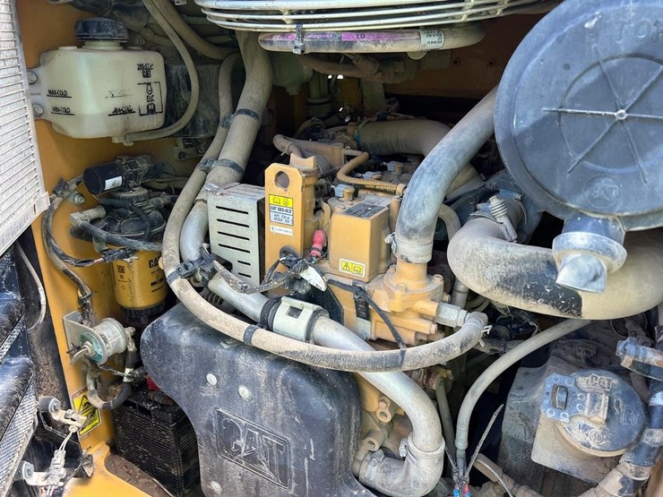 2022-caterpillar-279d3-image-16