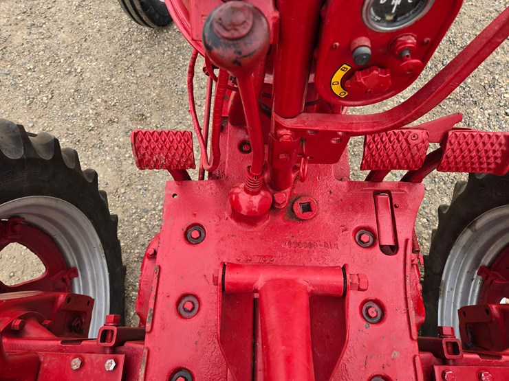 1939-farmall-super-hv-tractor-image-29
