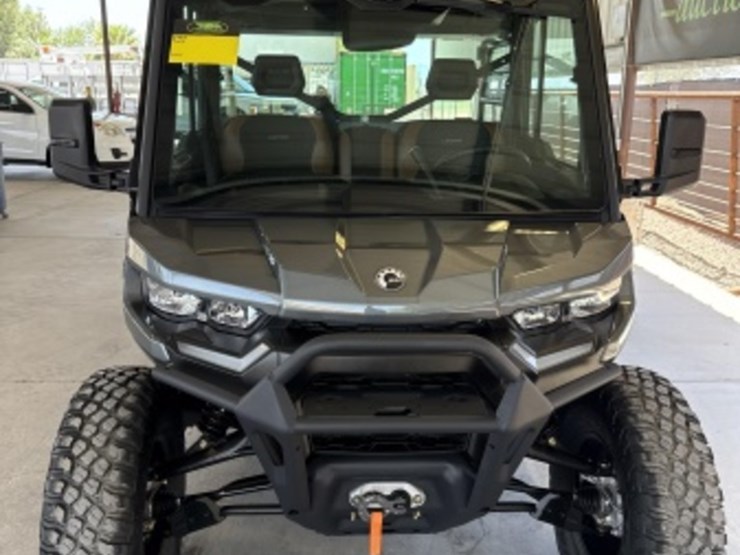 2023-can-am-defender-pro-limited-sxs-image-3