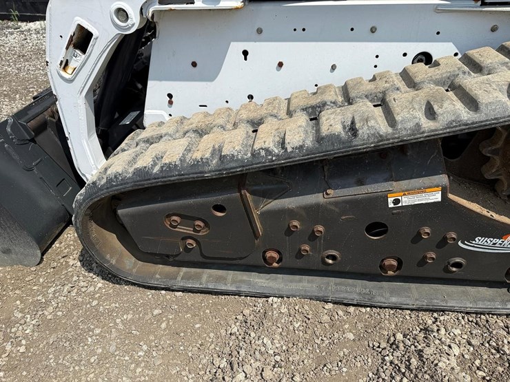 2011-bobcat-t190-image-17