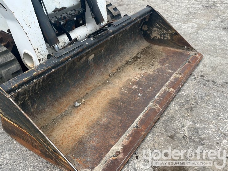 2016-bobcat-t870-image-27