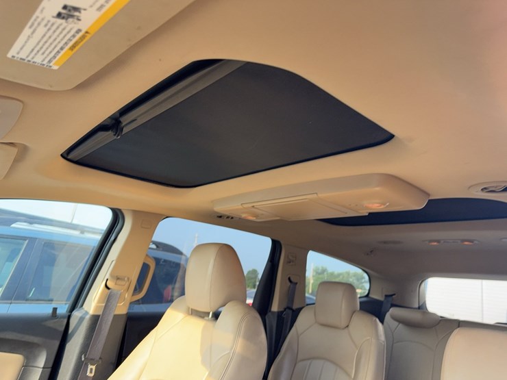 2010-chevrolet-traverse-image-33