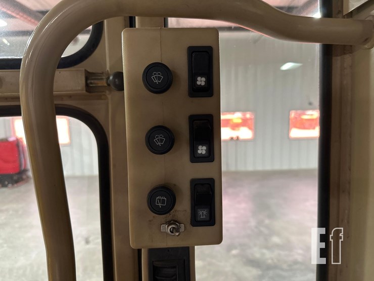 2005-caterpillar-120h-image-22