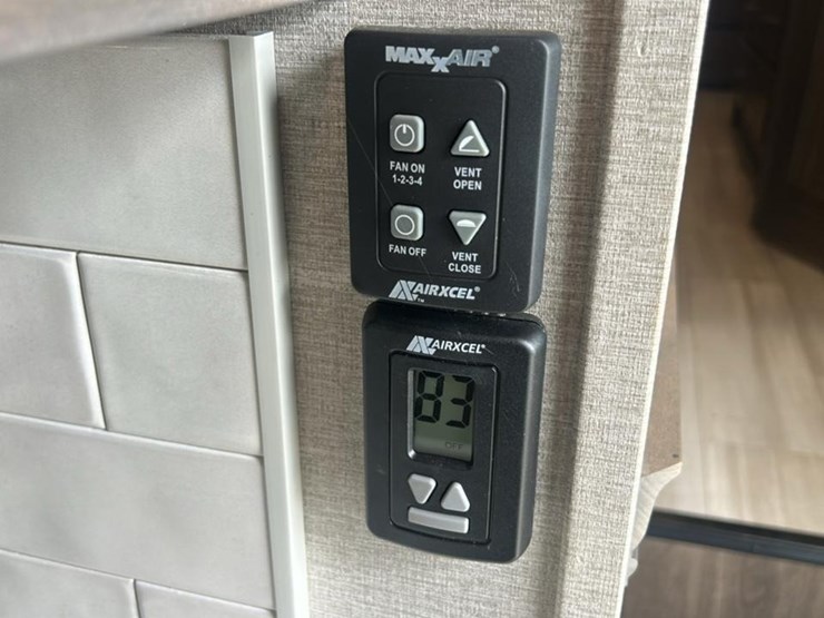 #139-•-2022-grand-design-solitude-310gk-camper-image-68