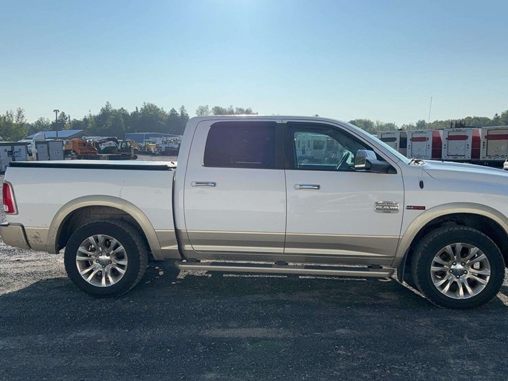 2016-ram-1500-laramie-longhorn-image-6