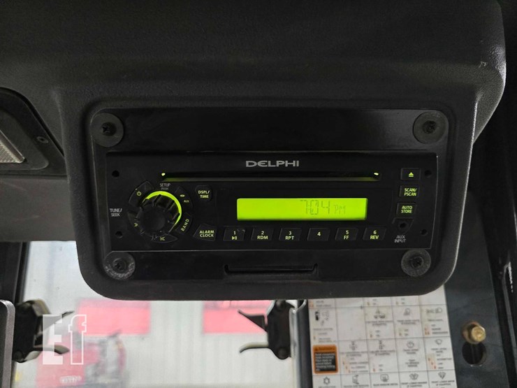 2011-deere-672g-image-25