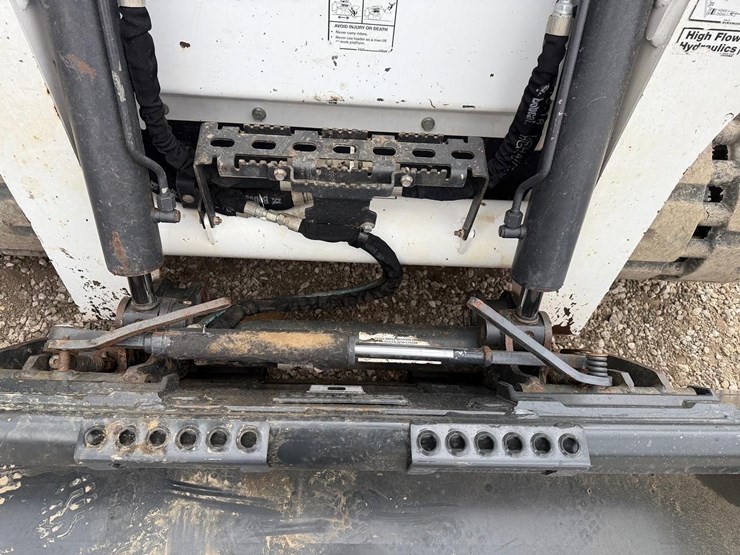 2022-bobcat-t770-image-10