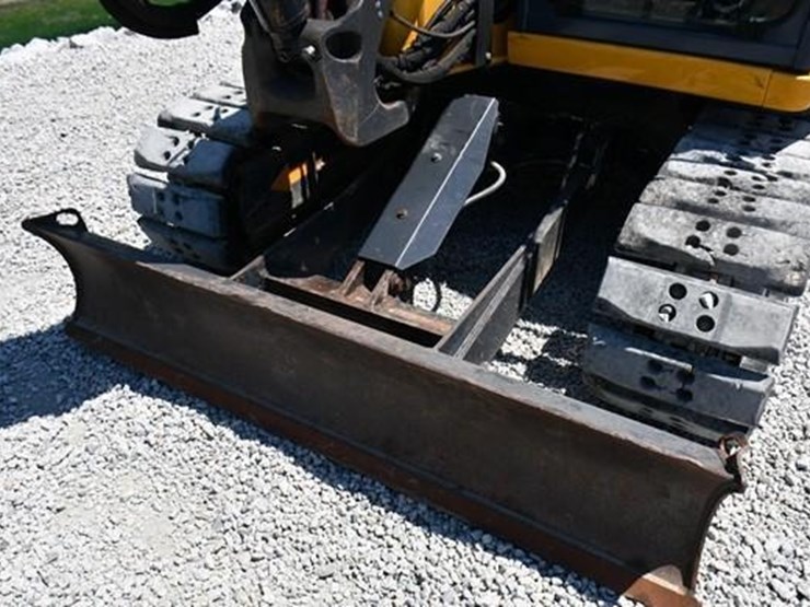 2021-deere-85g-image-6