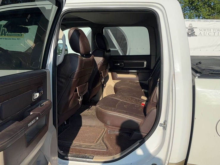 2016-ram-1500-laramie-longhorn-image-11
