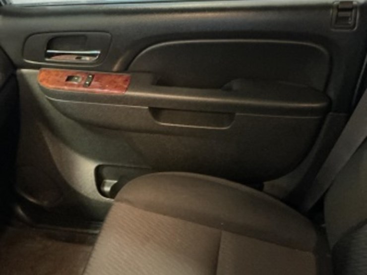 2013-chevrolet-tahoe-image-20