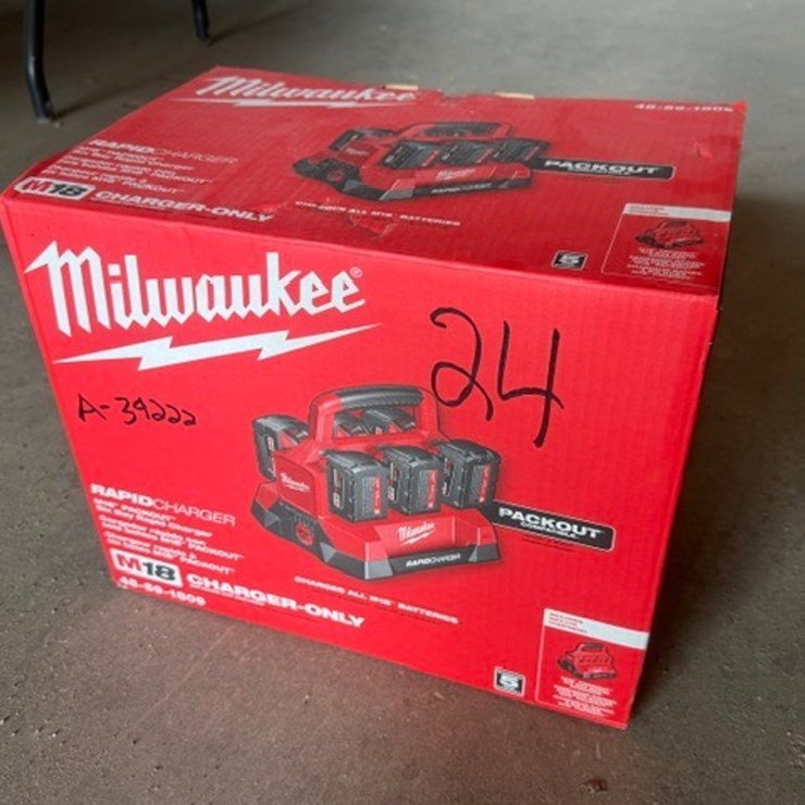 #24 • MILWAUKEE RAPID CHARGER AND SIX BAY RAPID CHARGER