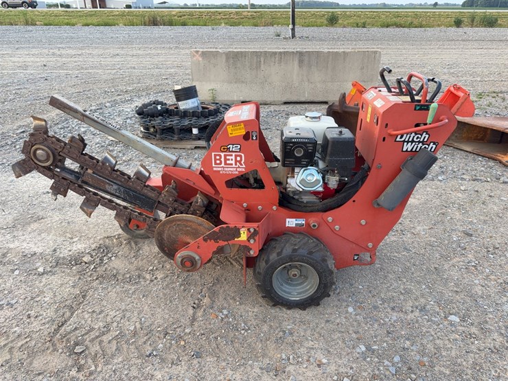 ditch-witch-c12-image-7