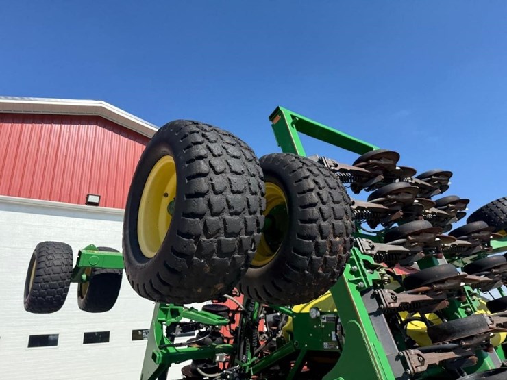 2015-john-deere-1990-image-33
