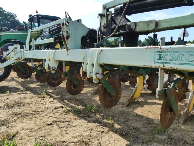 kmc-12-row-hydraulic-fold-rip-strip-rig-image-8