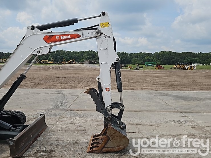 2022-bobcat-e32-image-17