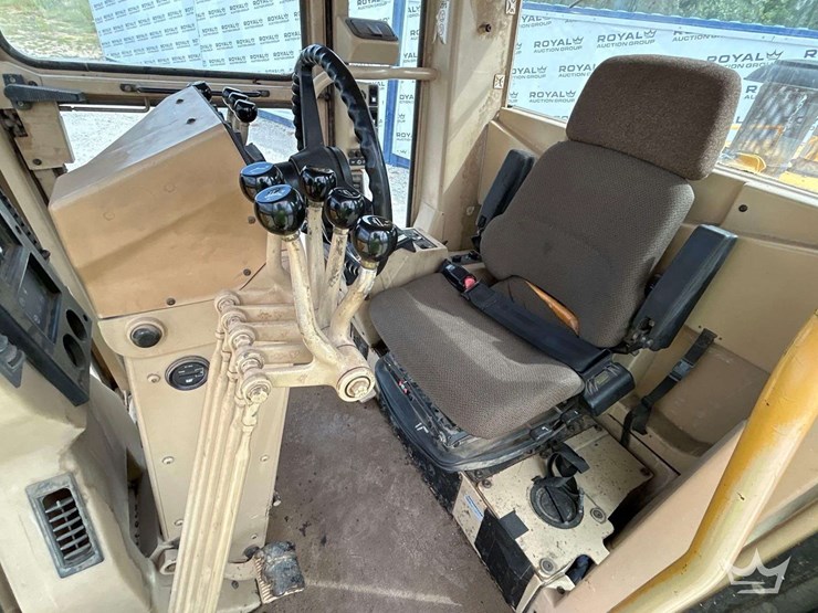 2002-caterpillar-120h-image-10