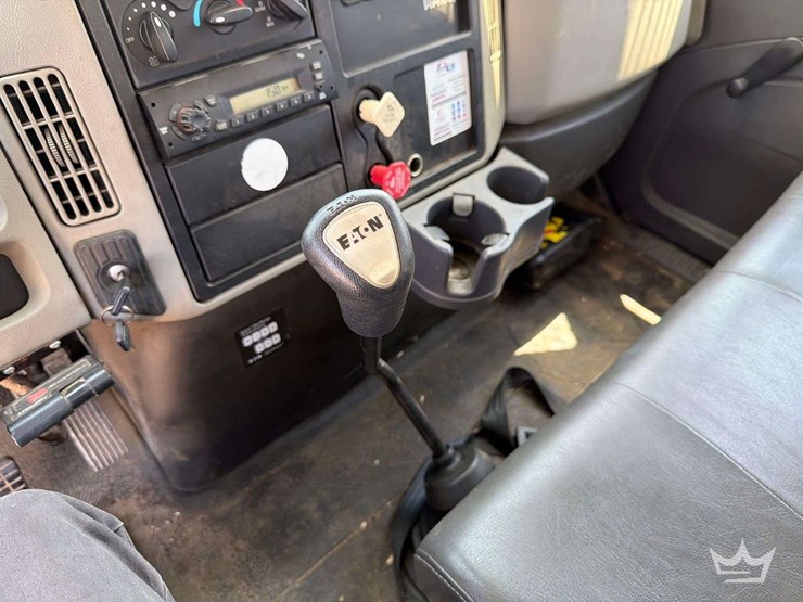 2013-international-durastar-4300-image-46