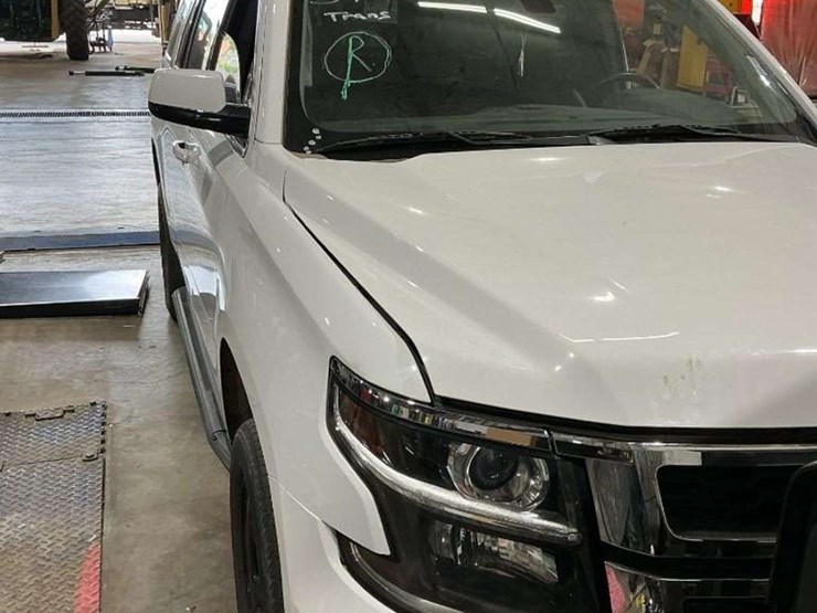 2019-chevrolet-tahoe-image-2
