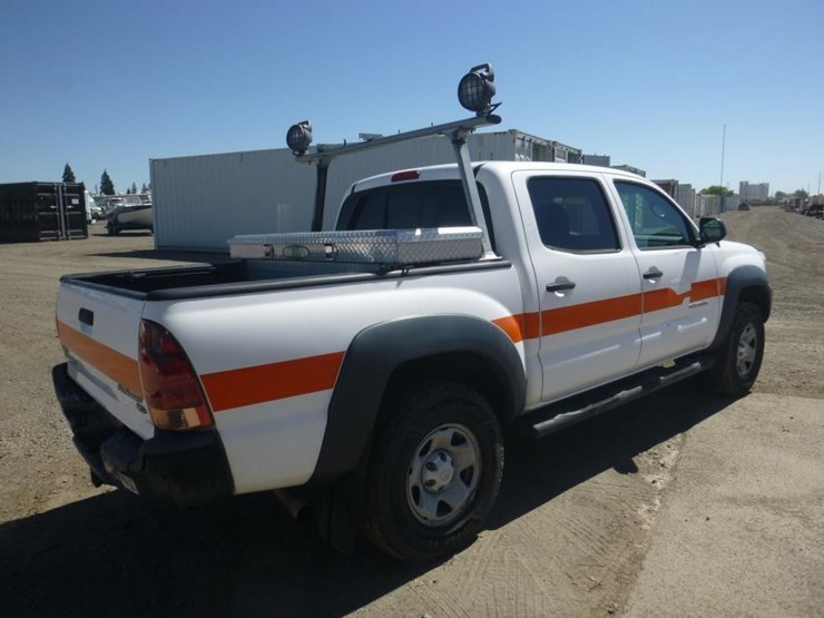 2013-toyota-tacoma-image-3