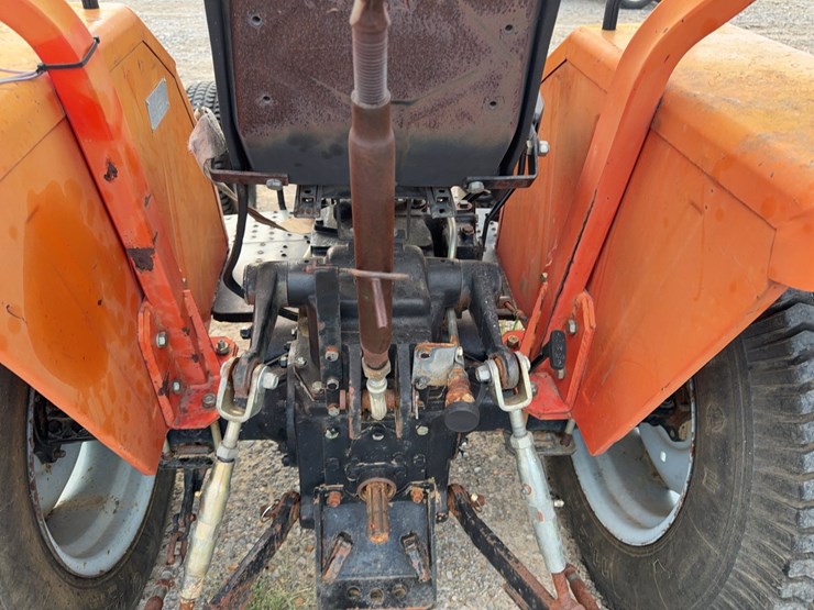2004-tractor-king-200-image-12