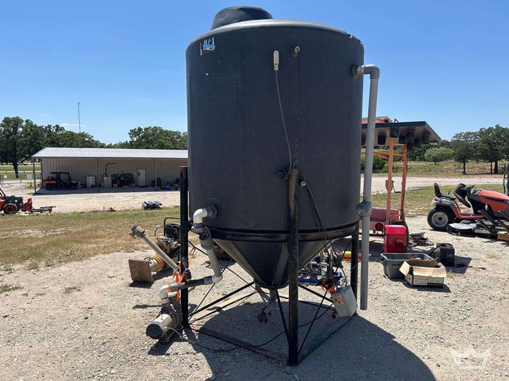 cone-bottom-processing-tank-w/-pump-image-1