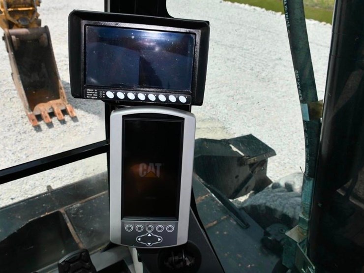 2019-caterpillar-m322f-image-13