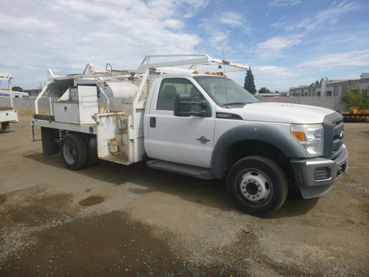 2012-ford-f550-image-2