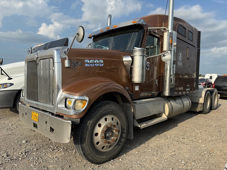 2007-international-9900i-image-1