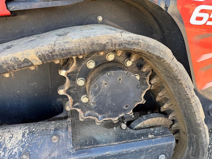 kubota-ssv65-image-16