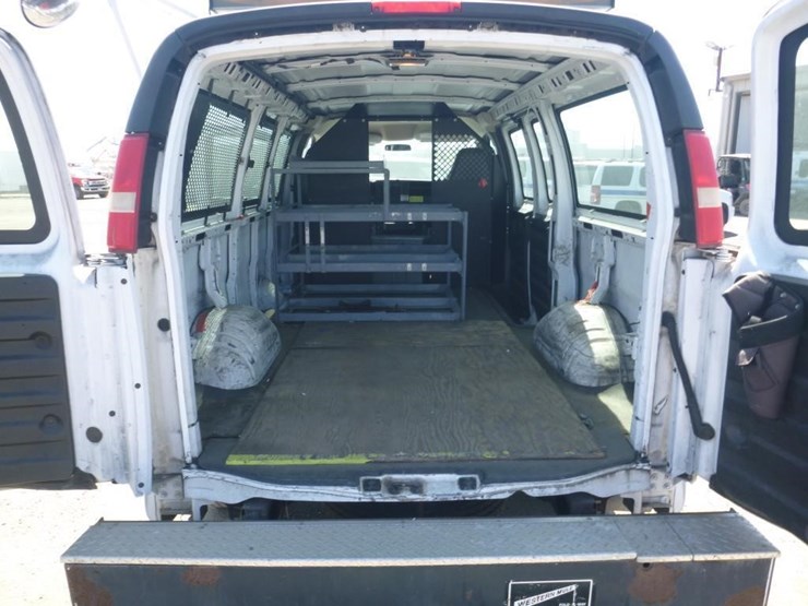 2006-chevrolet-express-2500-image-9