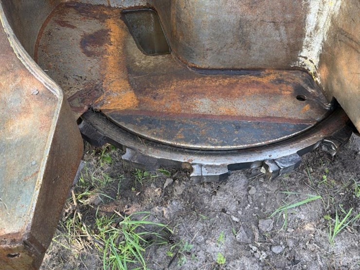 2006-deere-643h-image-11