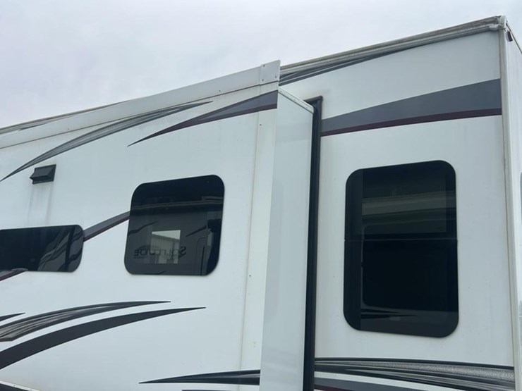 #139-•-2022-grand-design-solitude-310gk-camper-image-31
