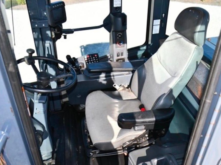2017-deere-644k-image-14