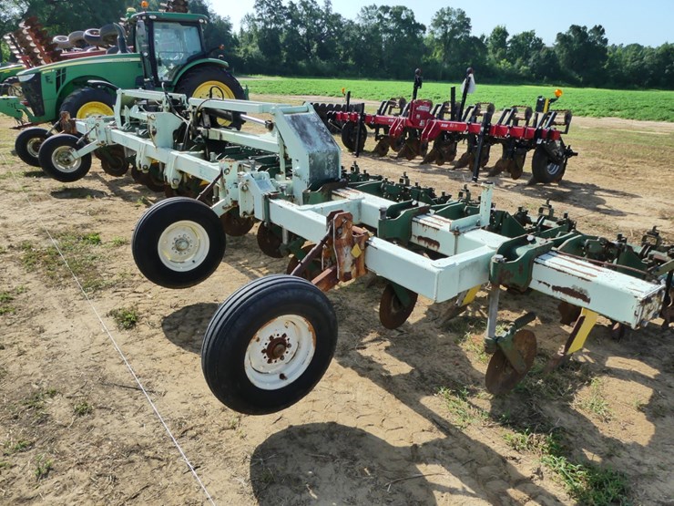 kmc-12-row-hydraulic-fold-rip-strip-rig-image-6