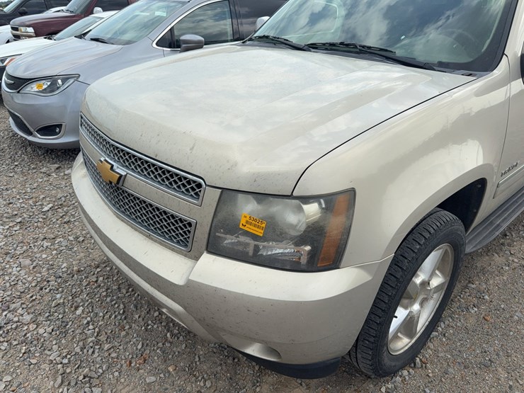 2009-chevrolet-tahoe-image-13