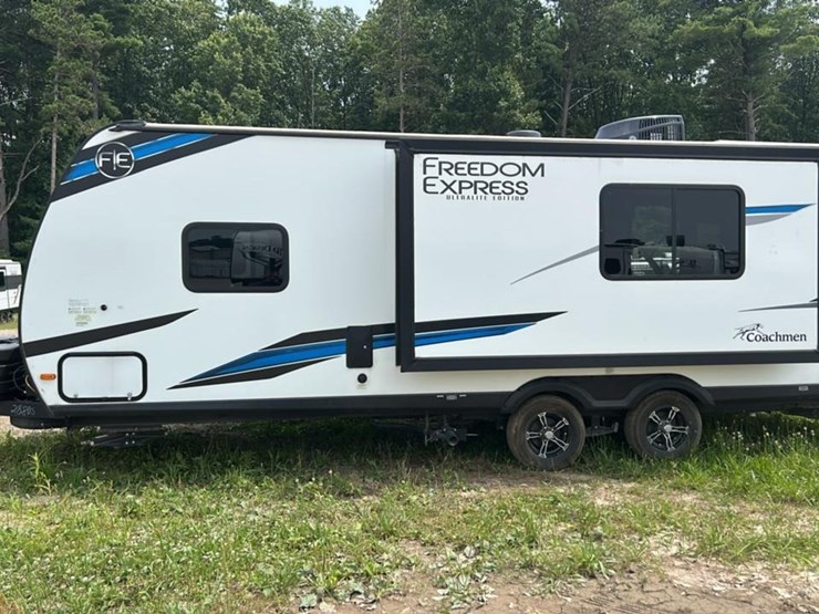 #143-•-2024-forest-river-coachmen-freedom-express-ultra-lite-246rks-camper-image-5