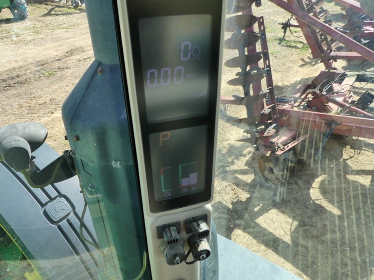 2015-john-deere-8295r-image-19