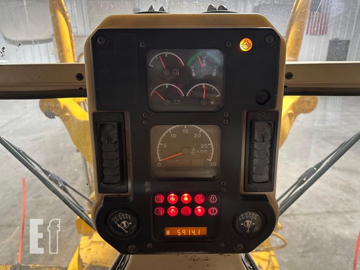 2004-caterpillar-120h-image-20