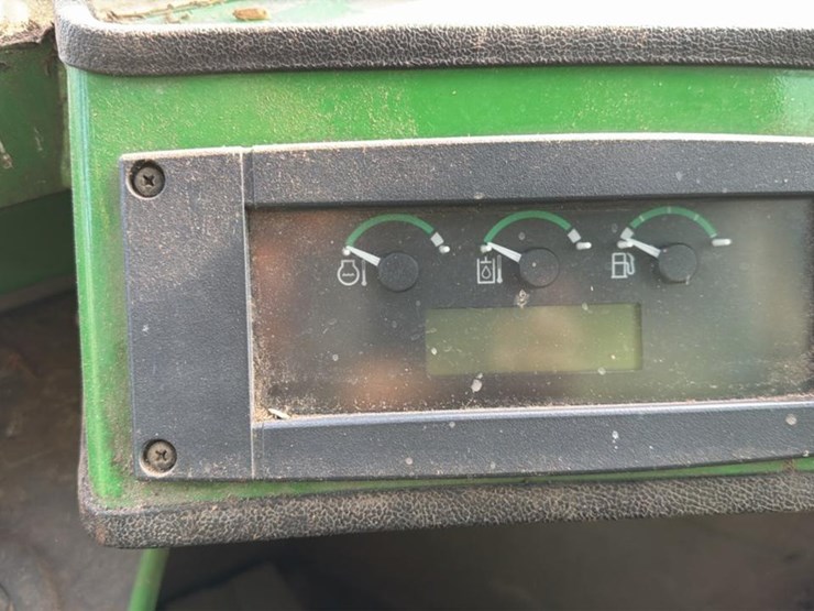 2012-deere-843k-image-35