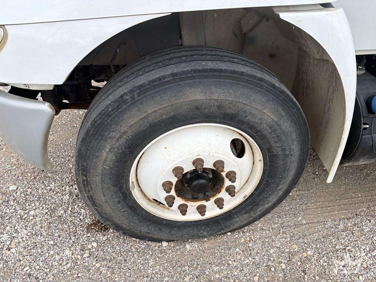 2018-international-durastar-4300-image-42